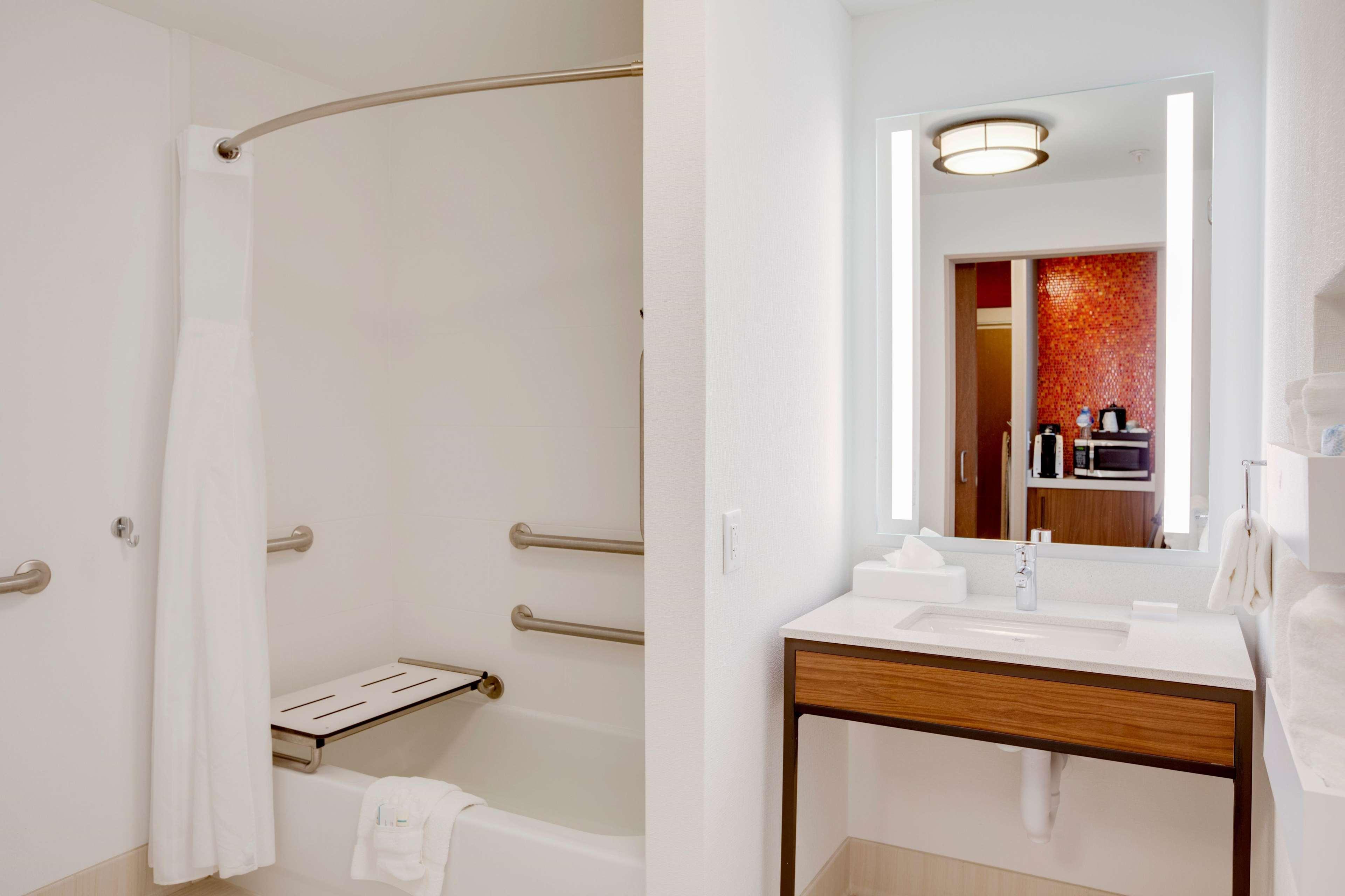 Hotel Hilton Garden Airport 3*