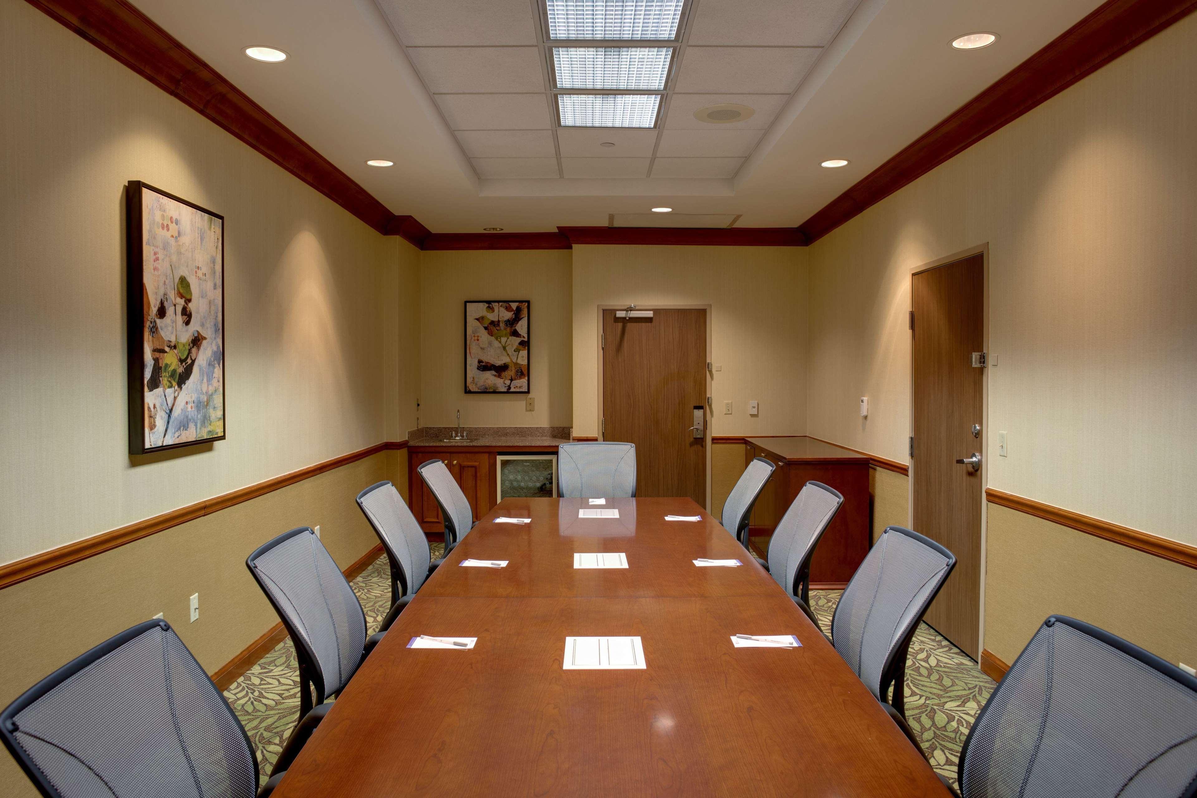 Hilton Garden Airport Hotel