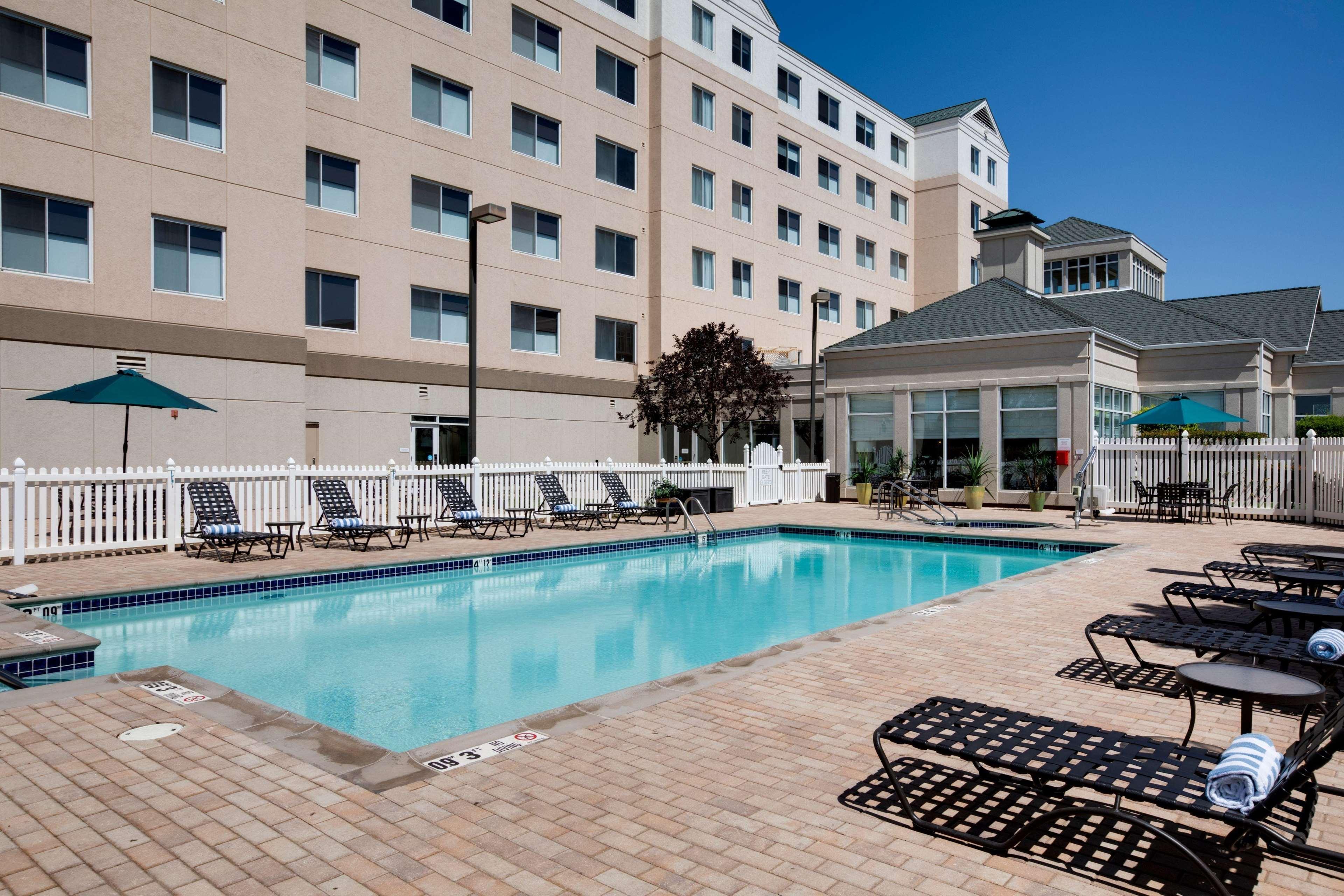 Hotel Hilton Garden Airport 3*