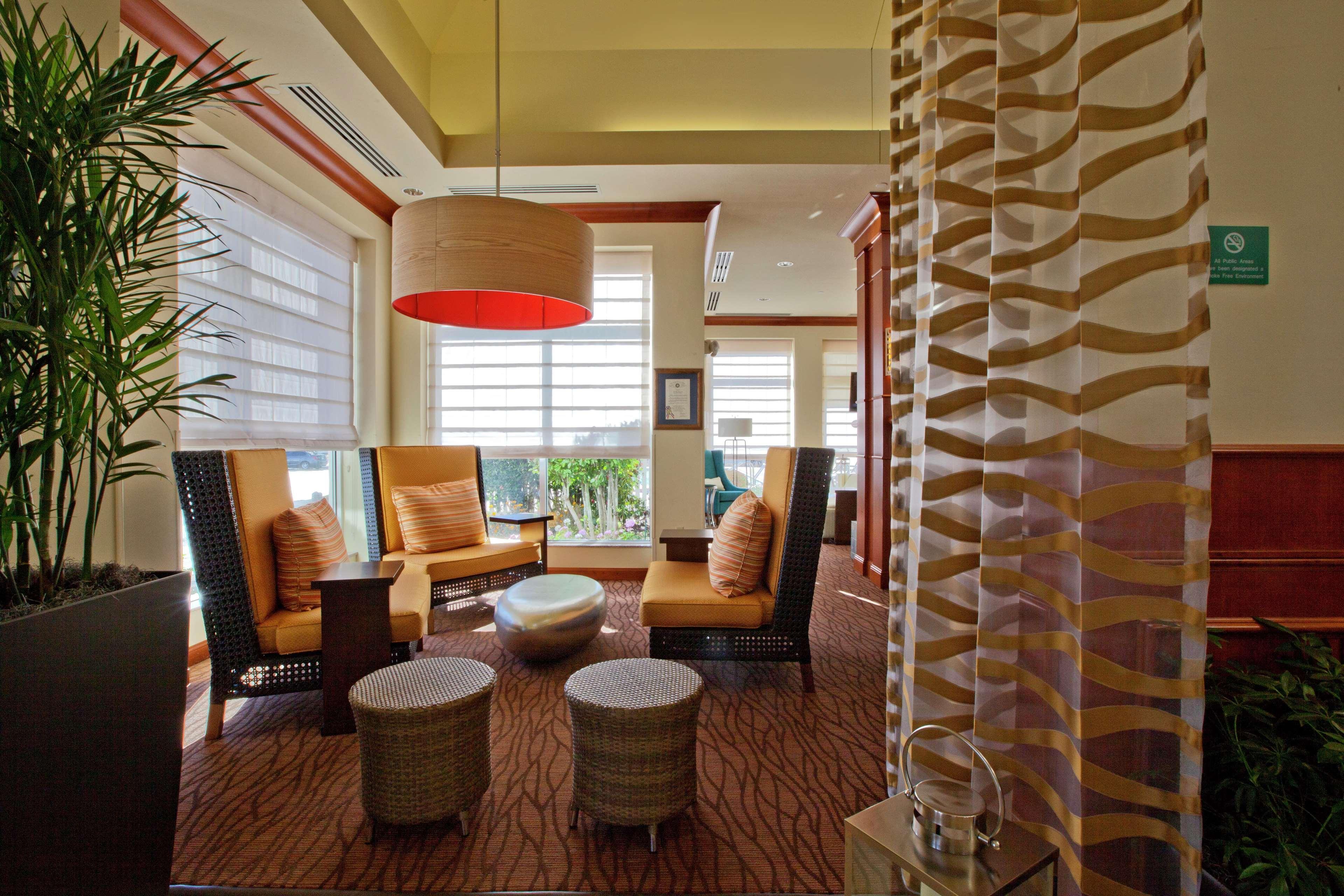 Hilton Garden Airport 3*