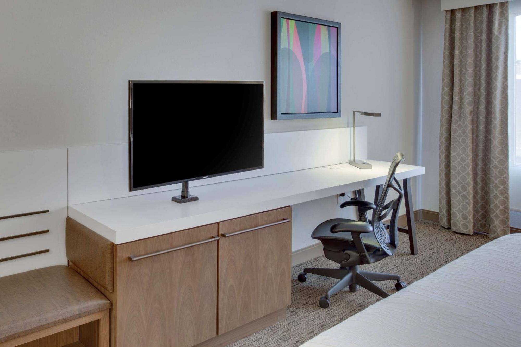 Hilton Garden Airport Hotel