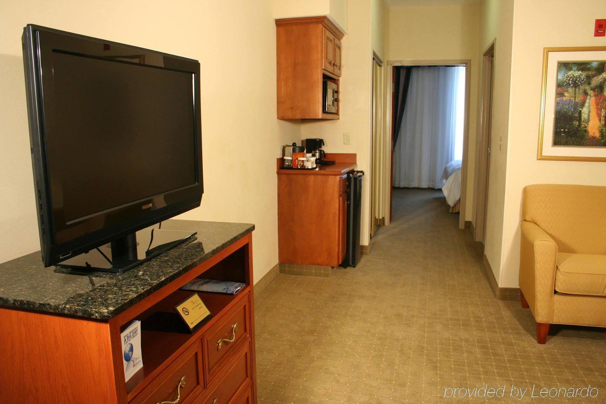 Hilton Garden Airport