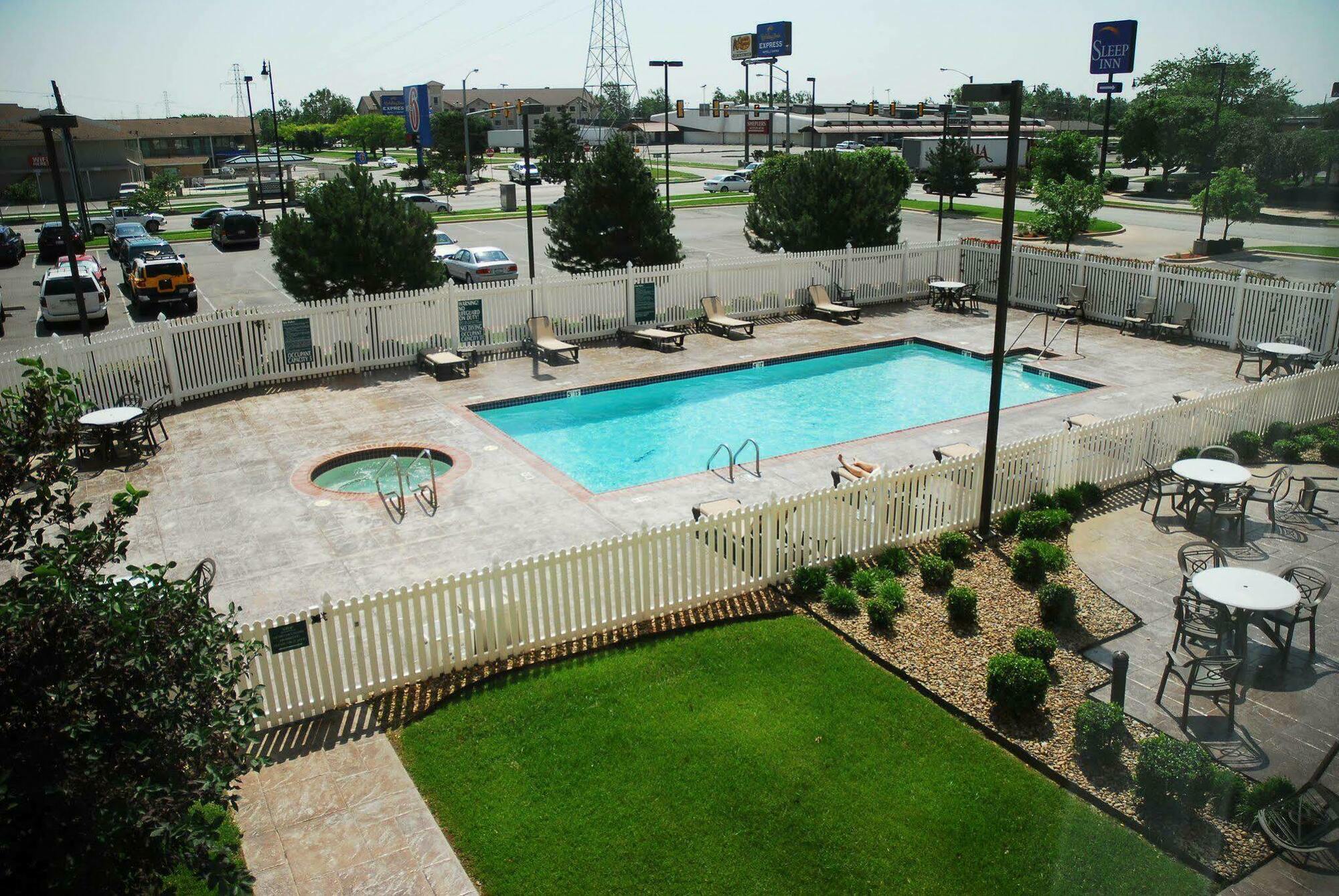 Hilton Garden Airport Oklahoma City