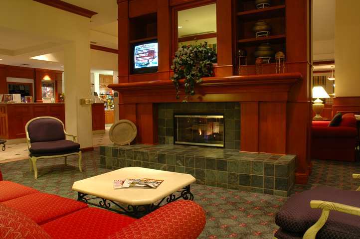 Hilton Garden Airport Hotel 3*