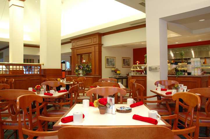 Hilton Garden Airport Hotel 3*